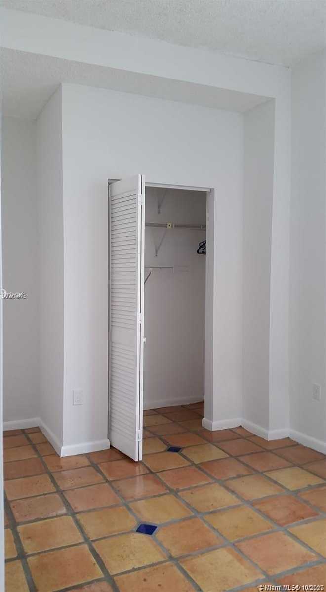 Small Image of 1342 DREXEL AVE #305, Miami Beach Number 23