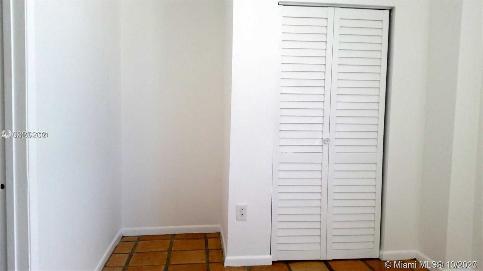 Small Image of 1342 DREXEL AVE #305, Miami Beach Number 26