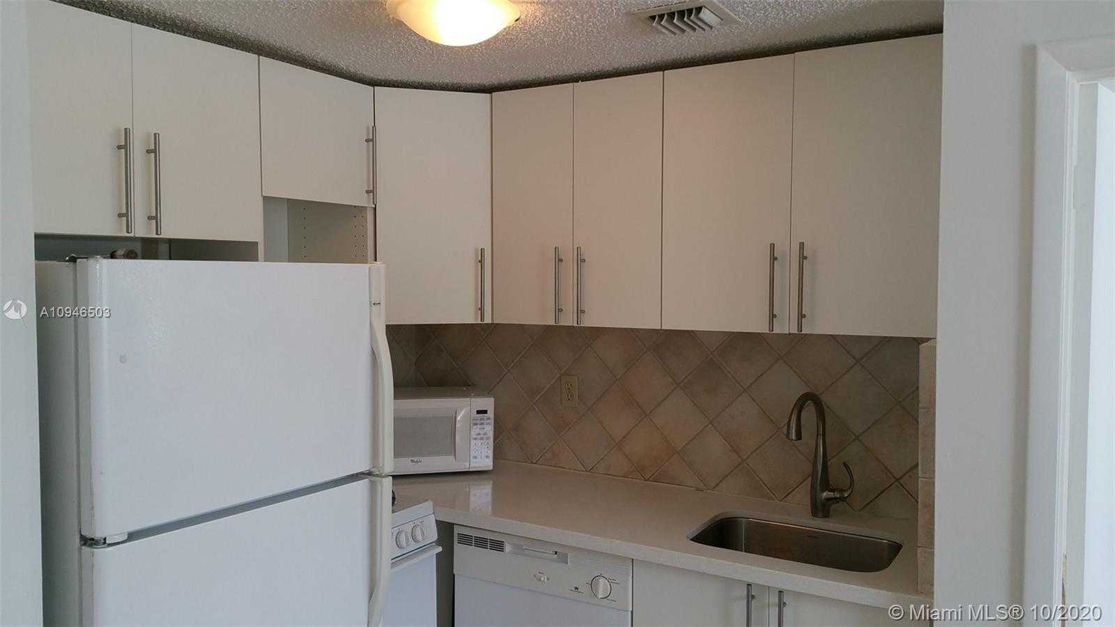Small Image of 1342 DREXEL AVE #305, Miami Beach Number 5