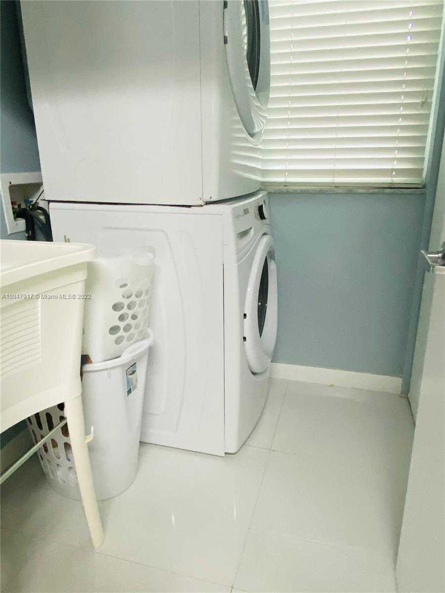 Small Image of 18100 NORTH BAY ROAD #708, Sunny Isles Beach Number 7