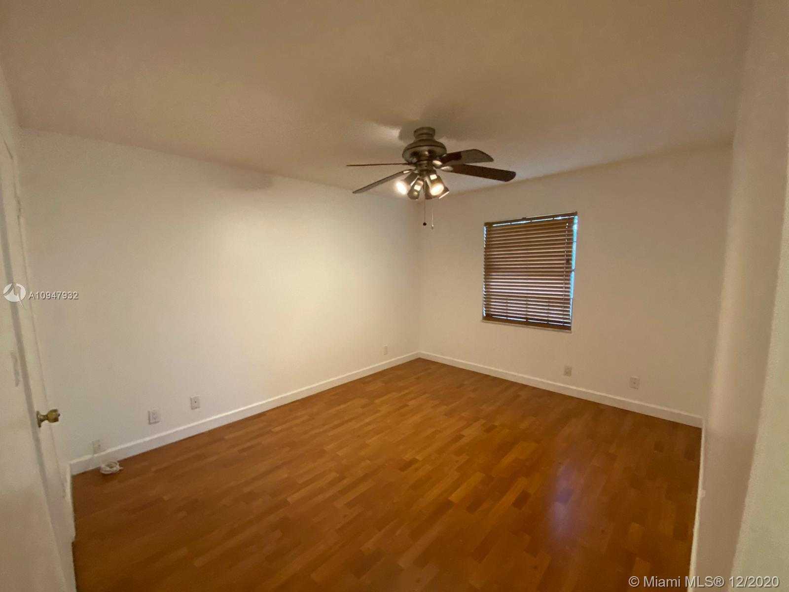 Small Image of 11243 WEST MODEL CIR W, Boca Raton Number 12