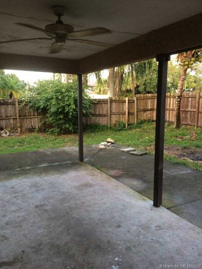 Small Image of 11243 WEST MODEL CIR W, Boca Raton Number 16