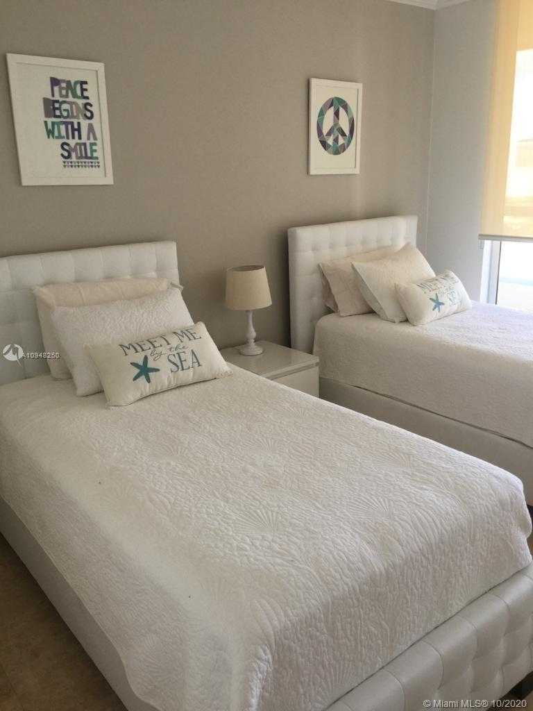 Small Image of 21205 YACHT CLUB DR #2005, Aventura Number 2