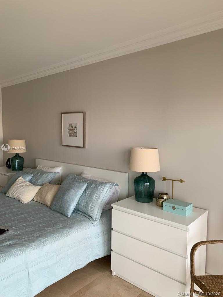 Small Image of 21205 YACHT CLUB DR #2005, Aventura Number 25