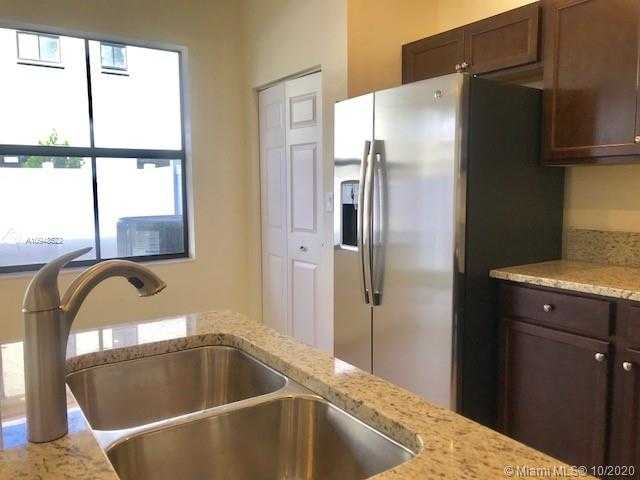 Small Image of 10336 WEST 33RD WAY #10336, Hialeah Number 4