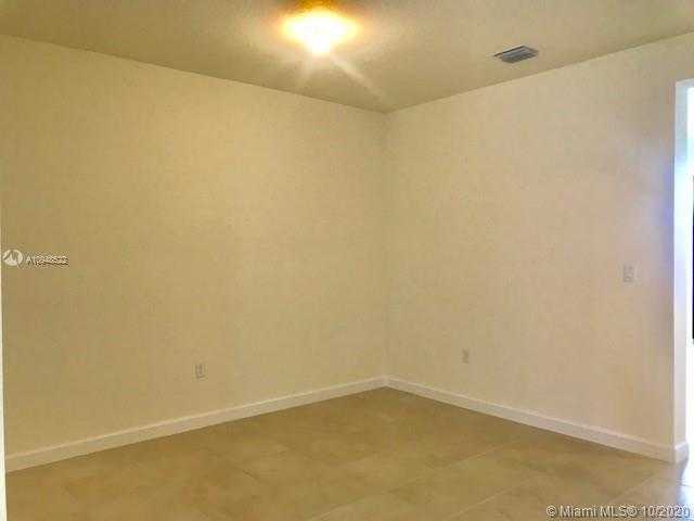 Small Image of 10336 WEST 33RD WAY #10336, Hialeah Number 7