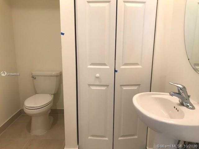 Small Image of 10336 WEST 33RD WAY #10336, Hialeah Number 8