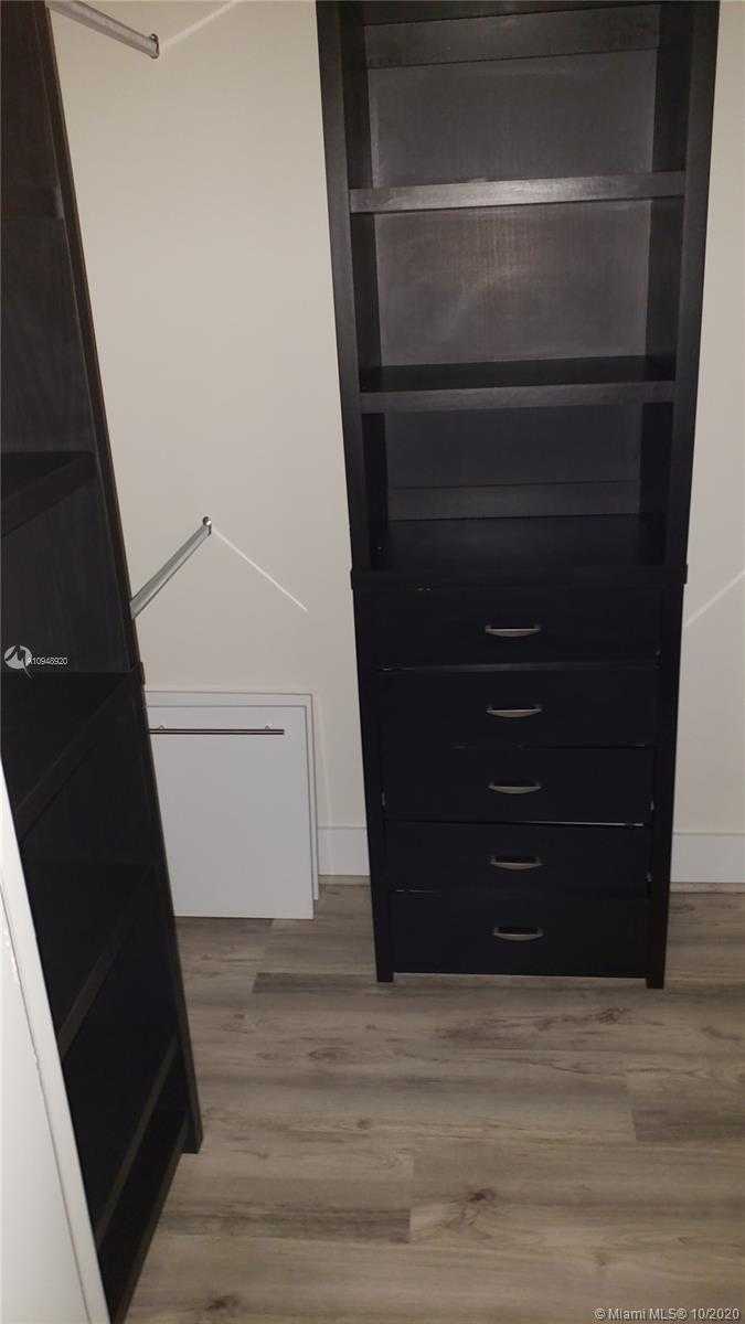 Small Image of 888 BISCAYNE BLVD #2005, Miami Number 9