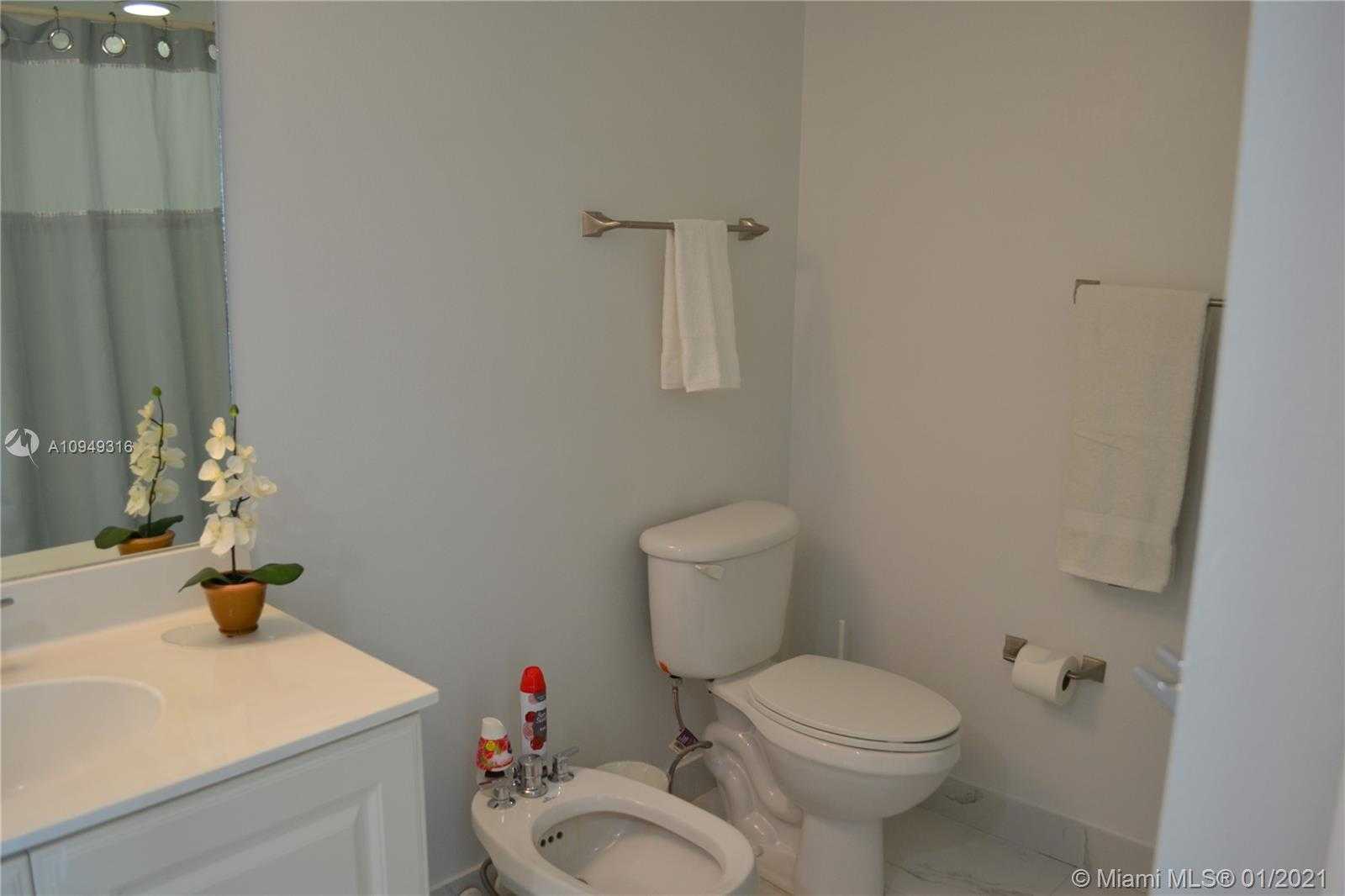 Small Image of 18100 NORTH BAY RD #906, Sunny Isles Beach Number 4