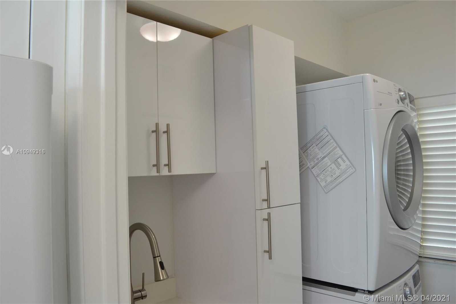 Small Image of 18100 NORTH BAY RD #906, Sunny Isles Beach Number 6