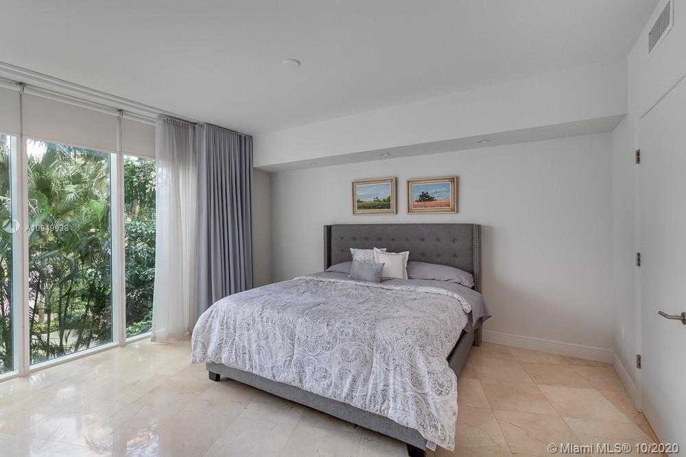 Small Image of 1000 SOUTH POINTE DR #506, Miami Beach Number 10