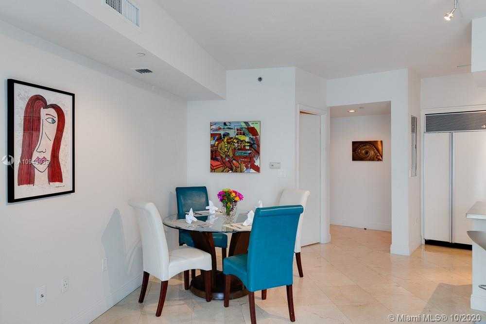 Small Image of 1000 SOUTH POINTE DR #506, Miami Beach Number 4