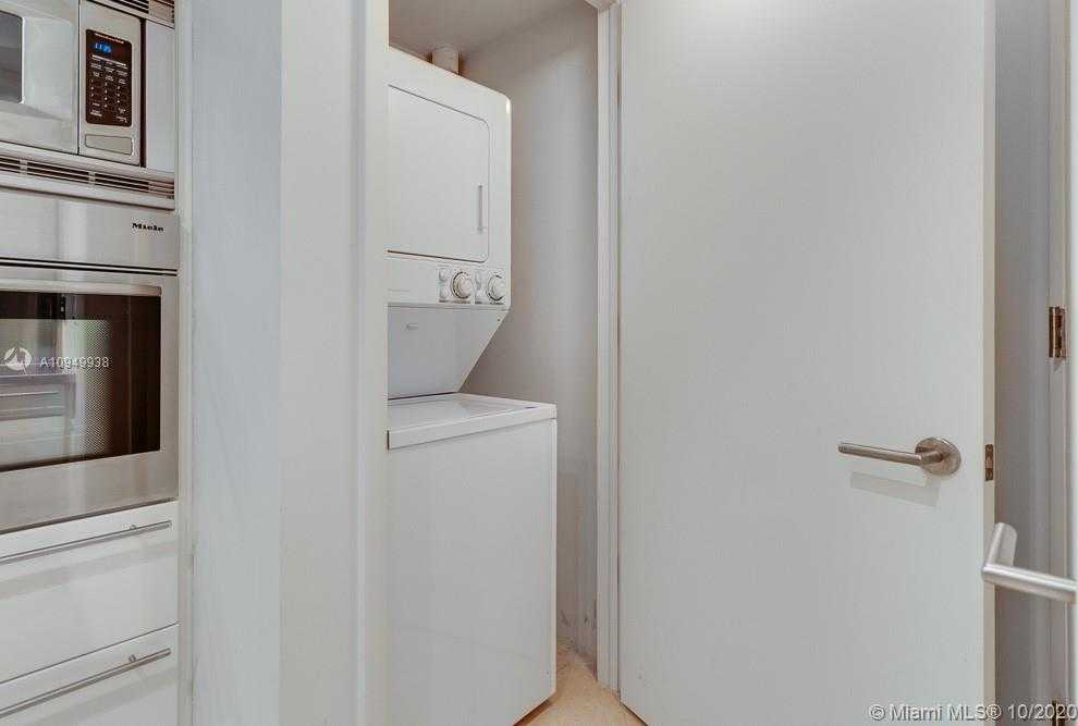 Small Image of 1000 SOUTH POINTE DR #506, Miami Beach Number 7