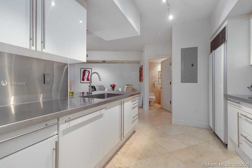 Small Image of 1000 SOUTH POINTE DR #506, Miami Beach Number 8