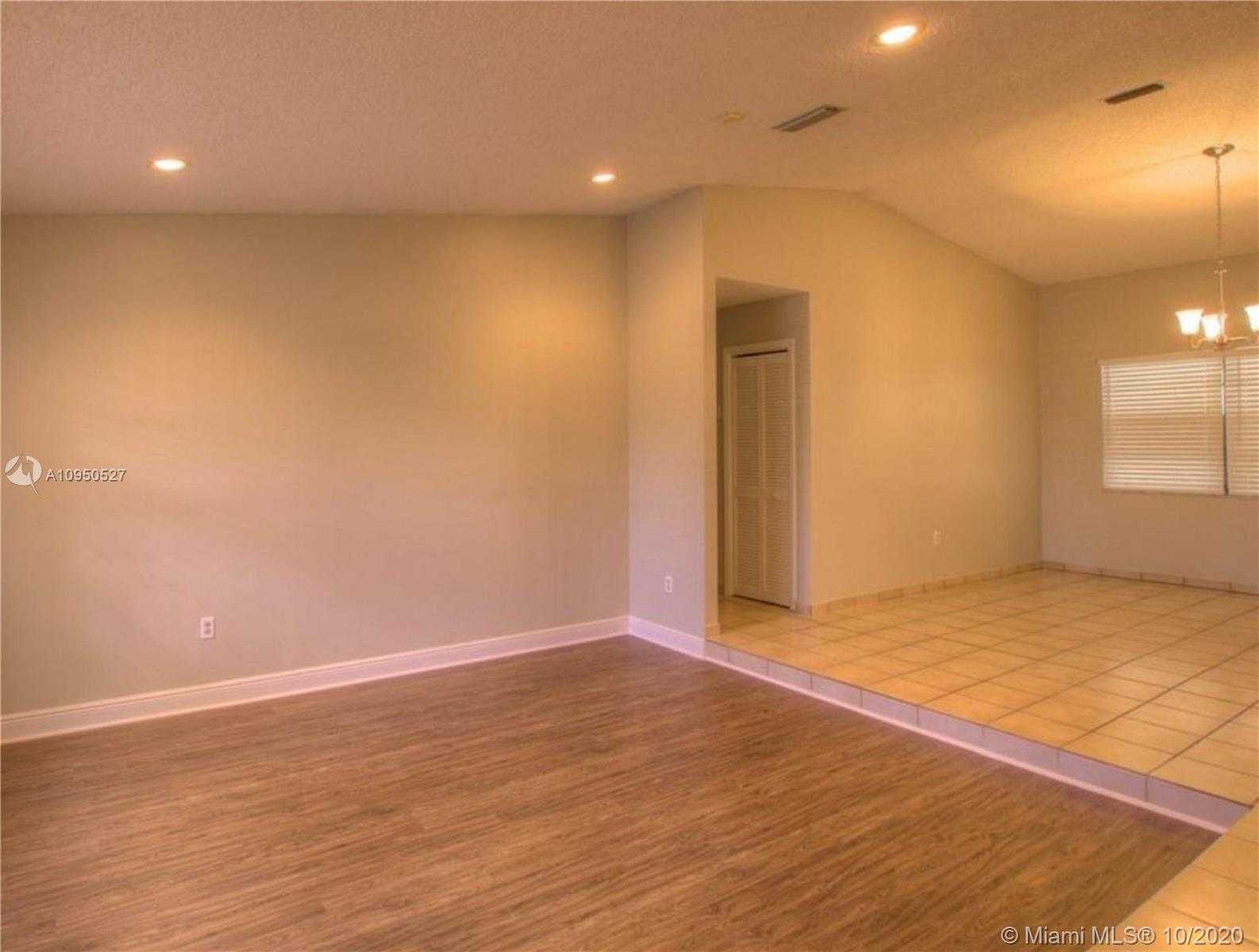 Small Image of 10495 SOUTH WEST 68TH ST, Miami Number 2