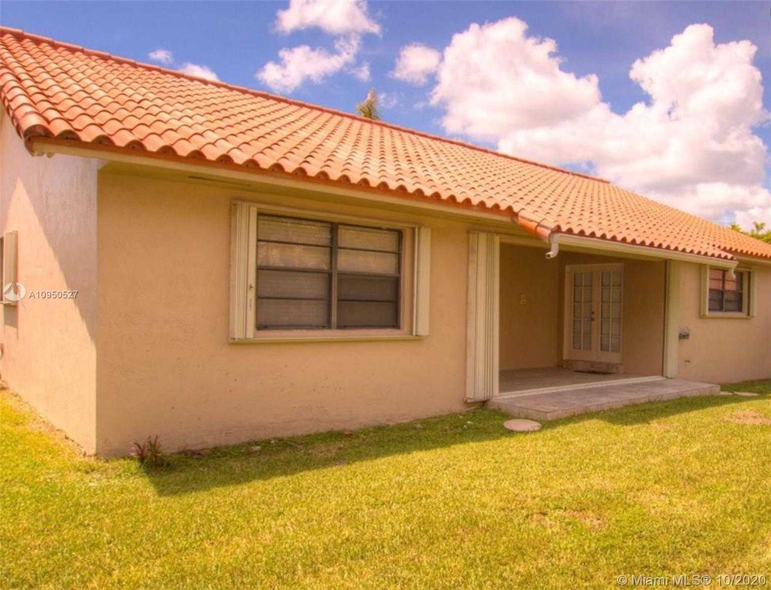 Small Image of 10495 SOUTH WEST 68TH ST, Miami Number 5