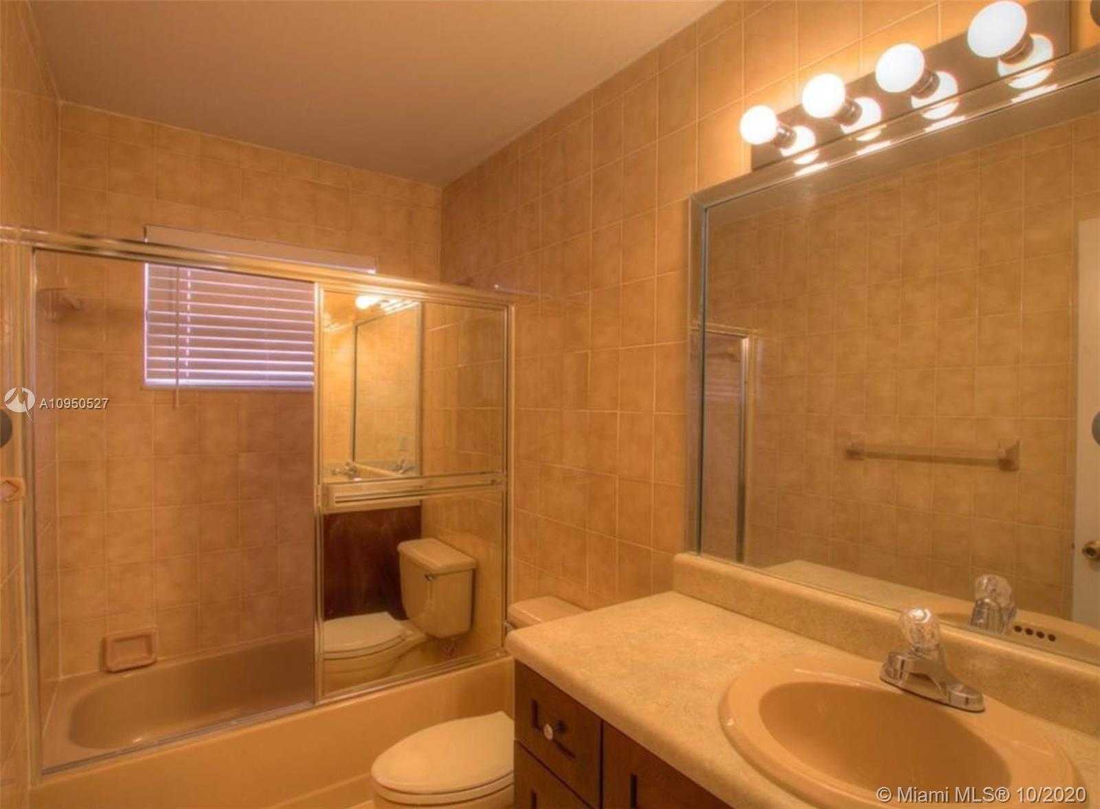 Small Image of 10495 SOUTH WEST 68TH ST, Miami Number 7