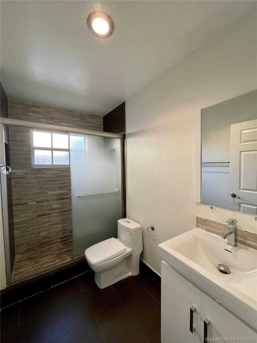 Small Image of 5228 NORTH WEST 106TH CT #5228, Doral Number 13
