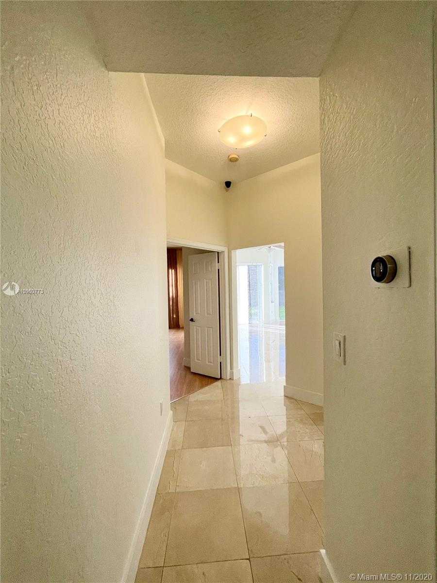 Small Image of 5228 NORTH WEST 106TH CT #5228, Doral Number 15