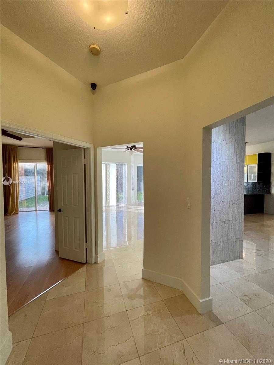 Small Image of 5228 NORTH WEST 106TH CT #5228, Doral Number 18