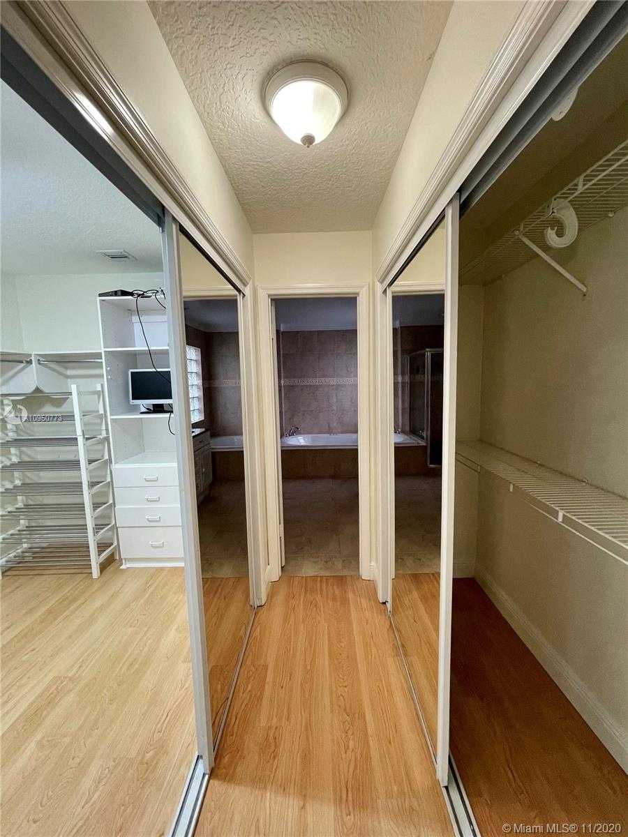 Small Image of 5228 NORTH WEST 106TH CT #5228, Doral Number 21