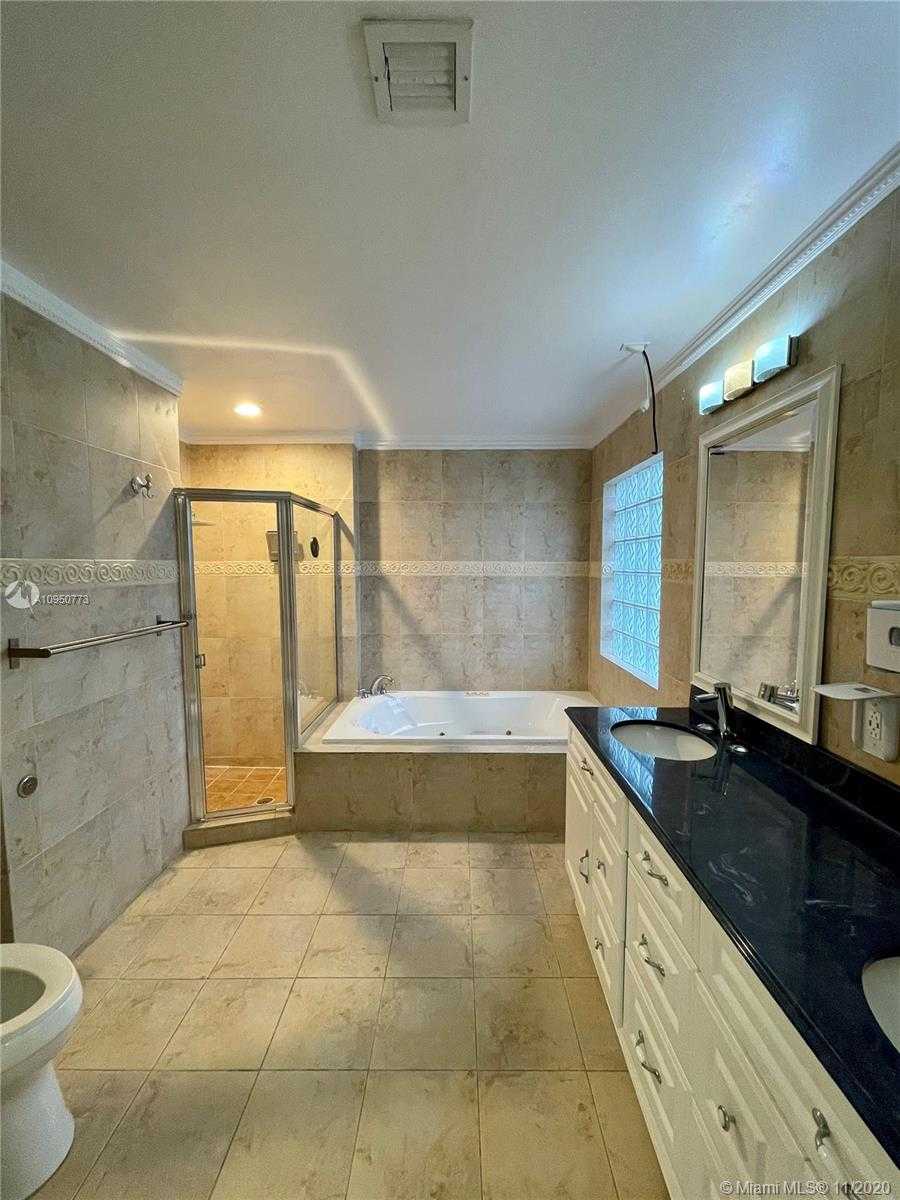 Small Image of 5228 NORTH WEST 106TH CT #5228, Doral Number 23
