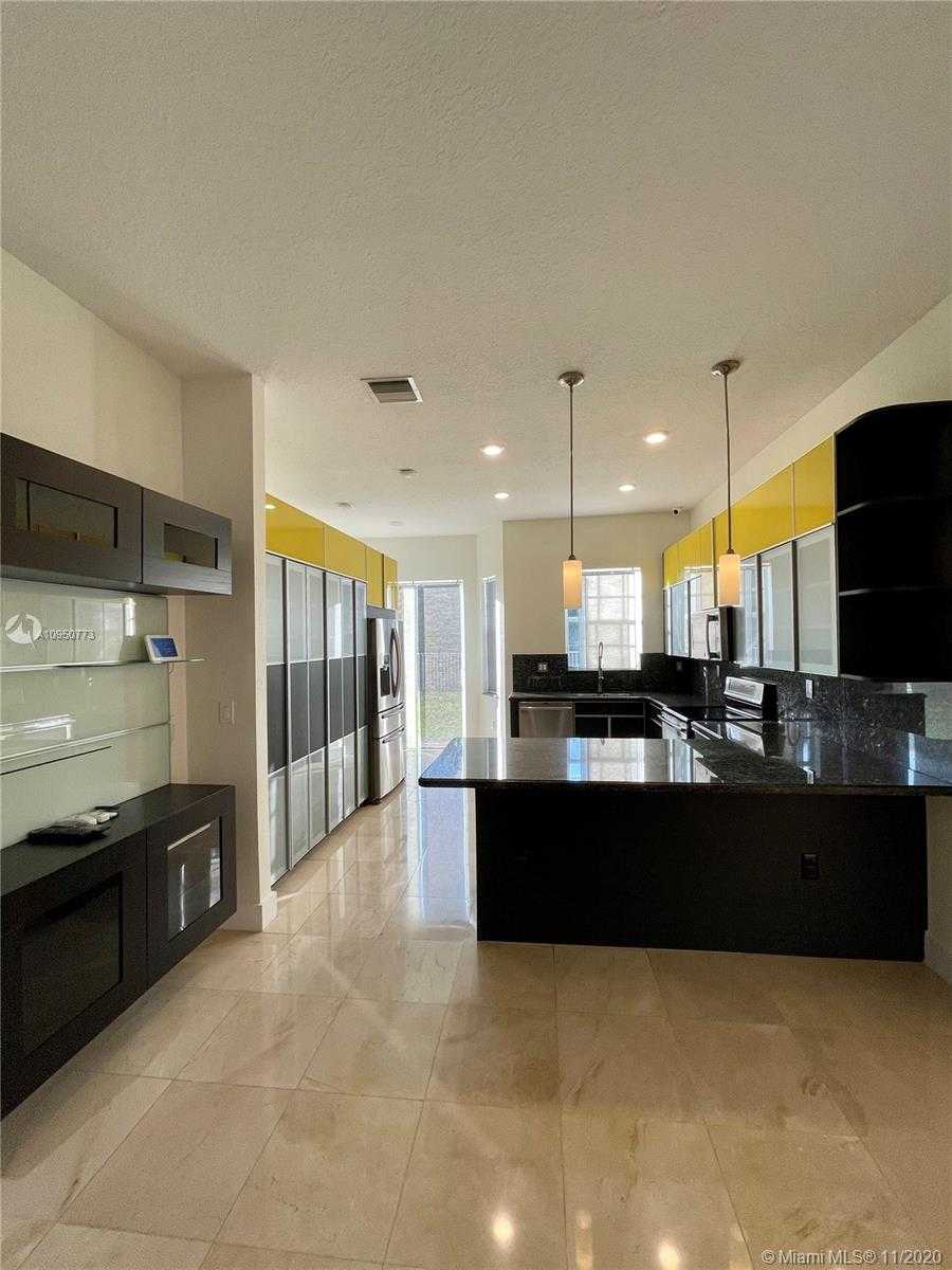 Small Image of 5228 NORTH WEST 106TH CT #5228, Doral Number 4