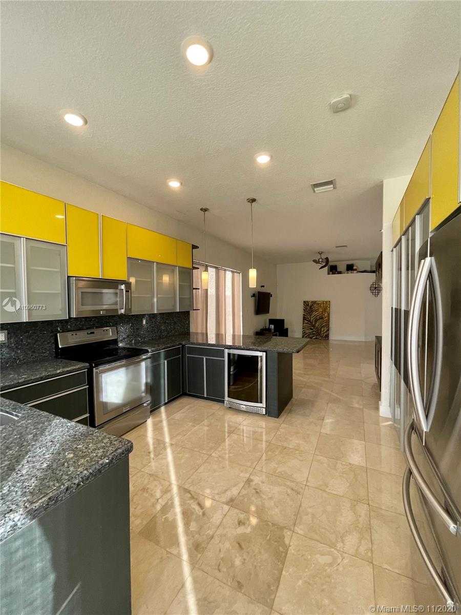 Small Image of 5228 NORTH WEST 106TH CT #5228, Doral Number 6