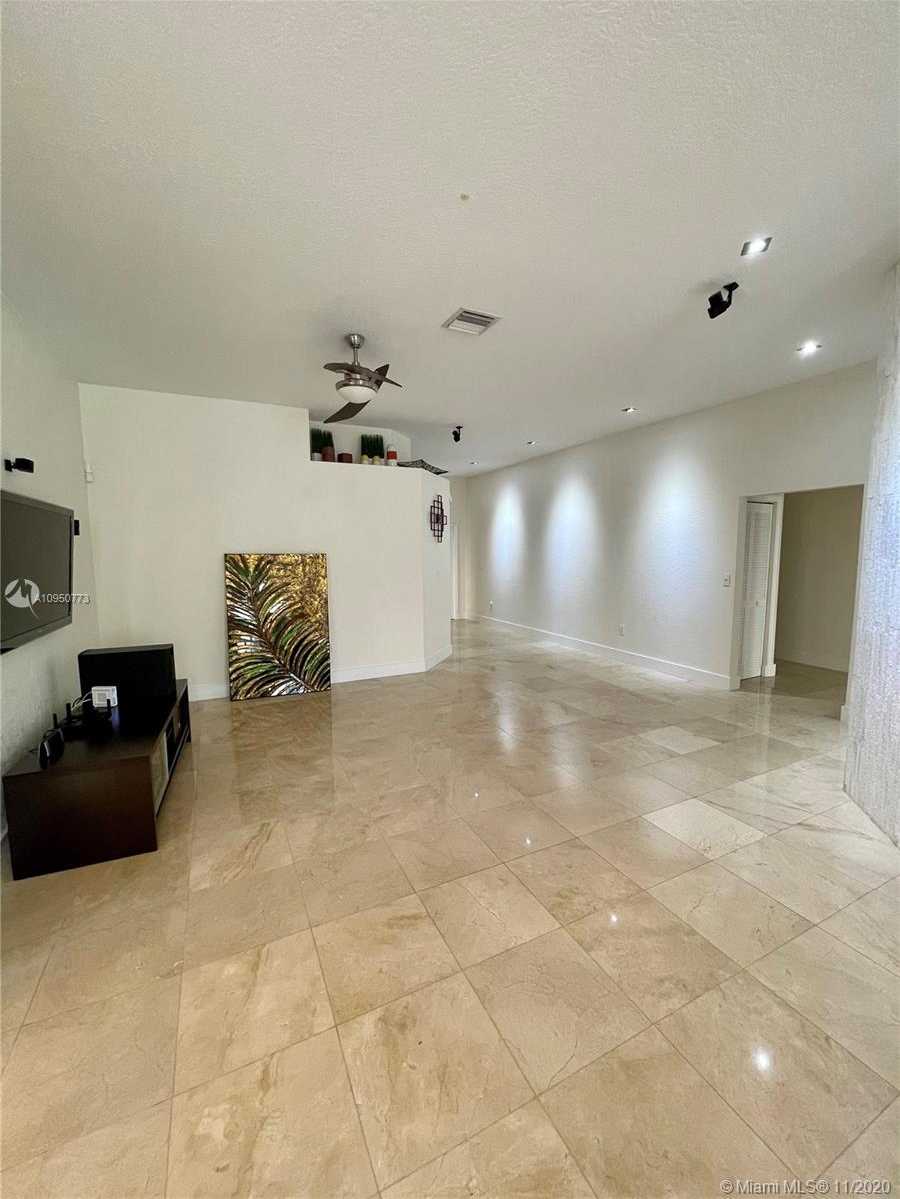 Small Image of 5228 NORTH WEST 106TH CT #5228, Doral Number 7