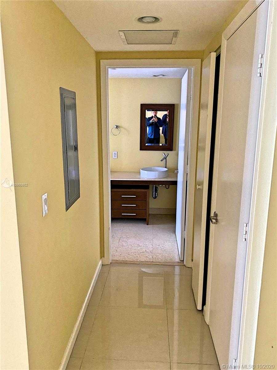 Small Image of 475 BRICKELL AVE #2312, Miami Number 15