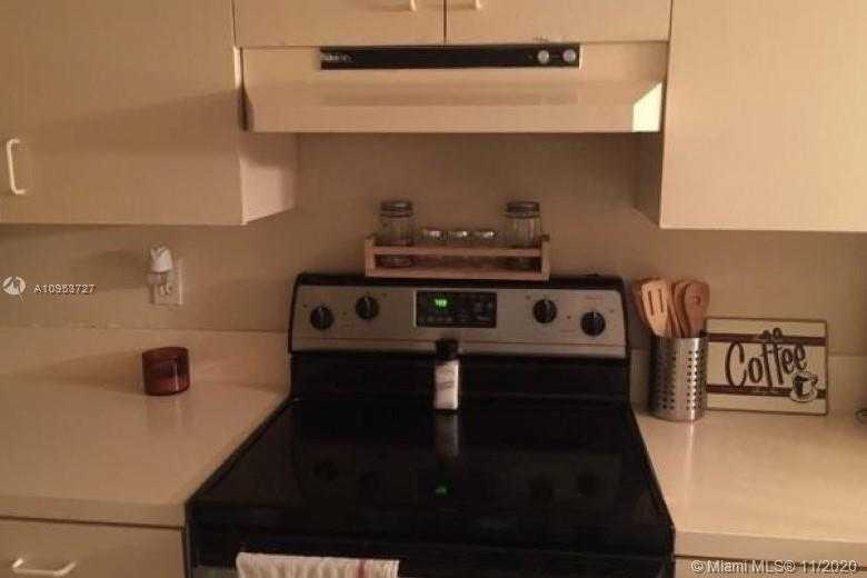 Small Image of 18870 NORTH WEST 57TH AVE #108, Hialeah Number 4