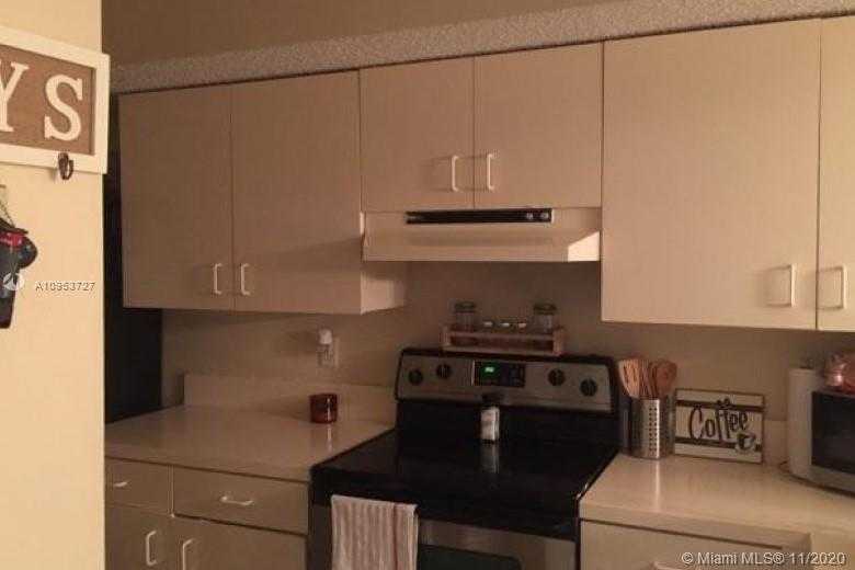 Small Image of 18870 NORTH WEST 57TH AVE #108, Hialeah Number 7