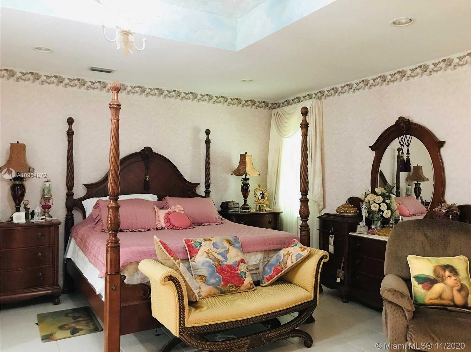 Small Image of 6105 SOUTH WEST 107TH AVE, Miami Number 10