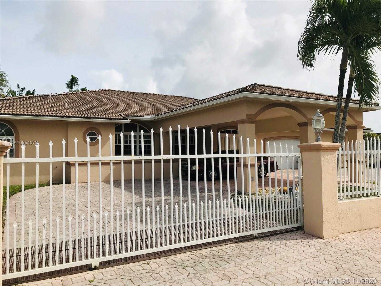 Small Image of 6105 SOUTH WEST 107TH AVE, Miami Number 2