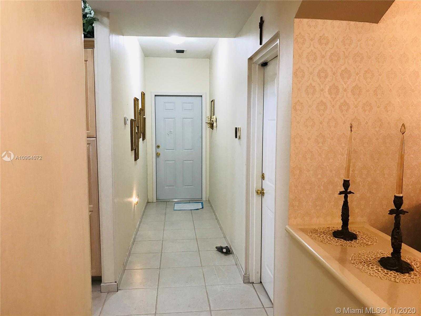 Small Image of 6105 SOUTH WEST 107TH AVE, Miami Number 22