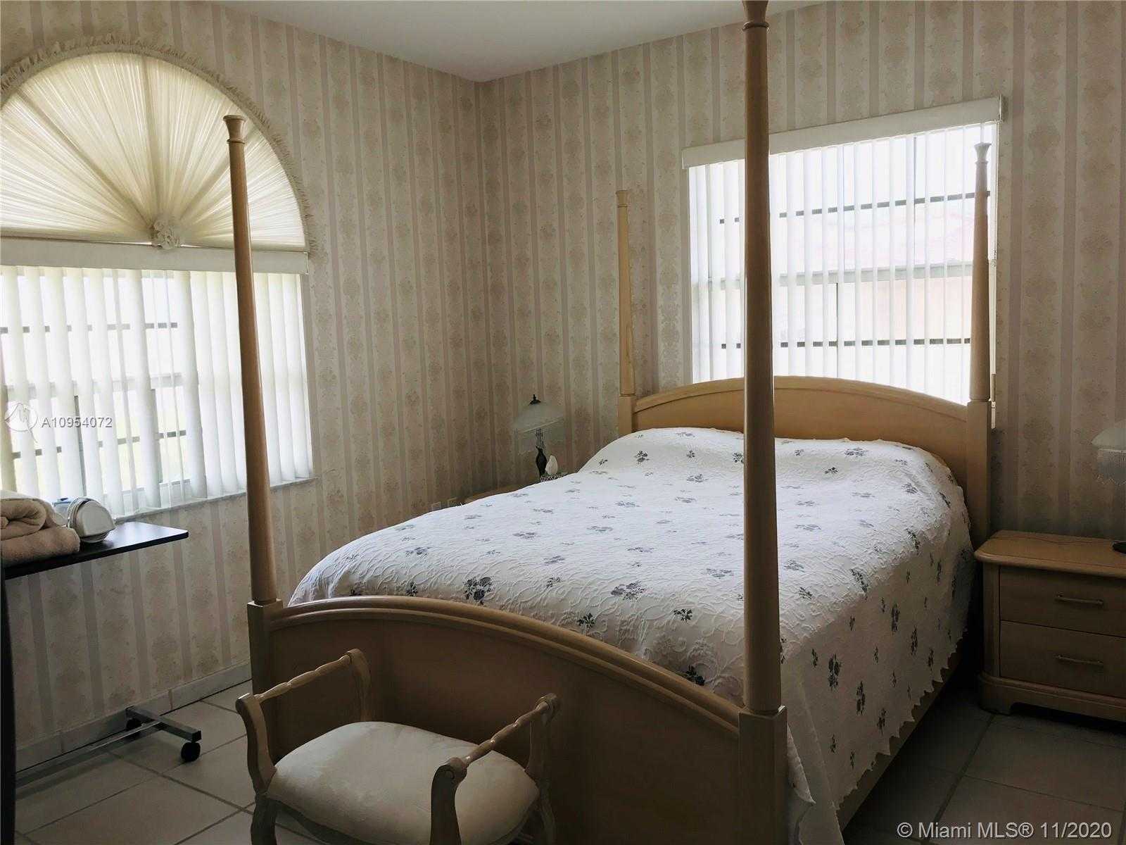 Small Image of 6105 SOUTH WEST 107TH AVE, Miami Number 23