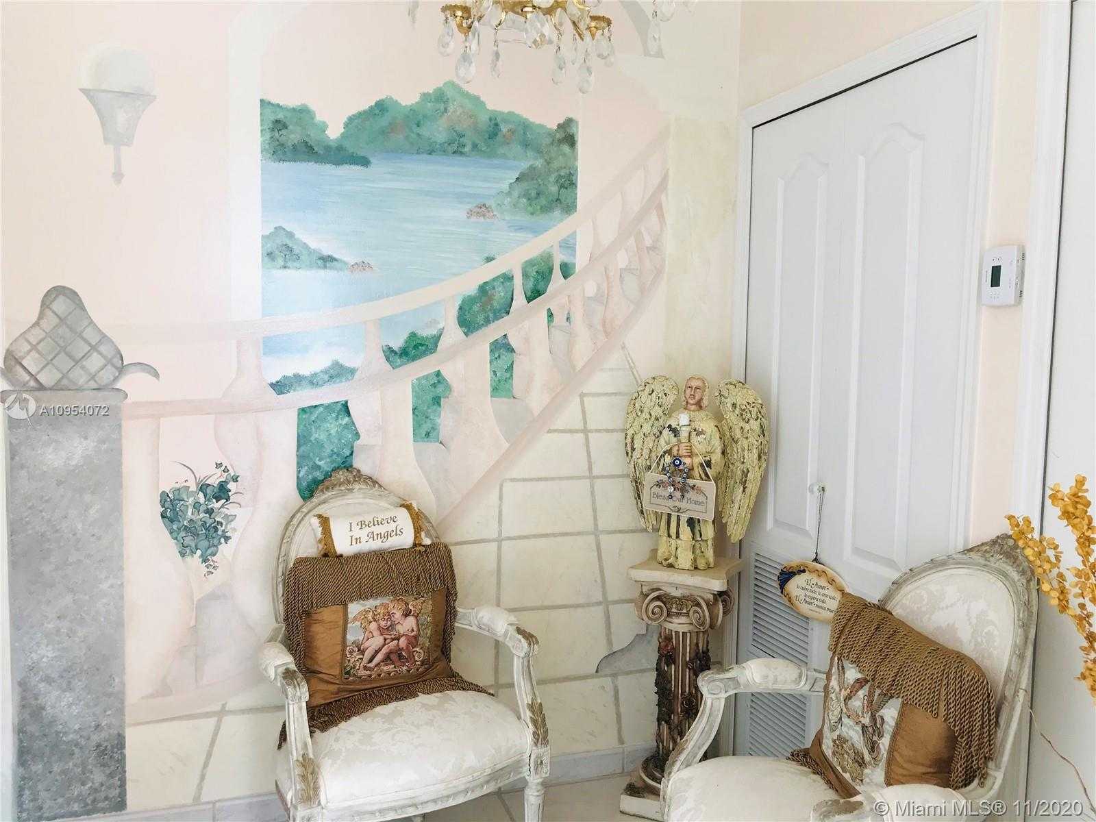 Small Image of 6105 SOUTH WEST 107TH AVE, Miami Number 3