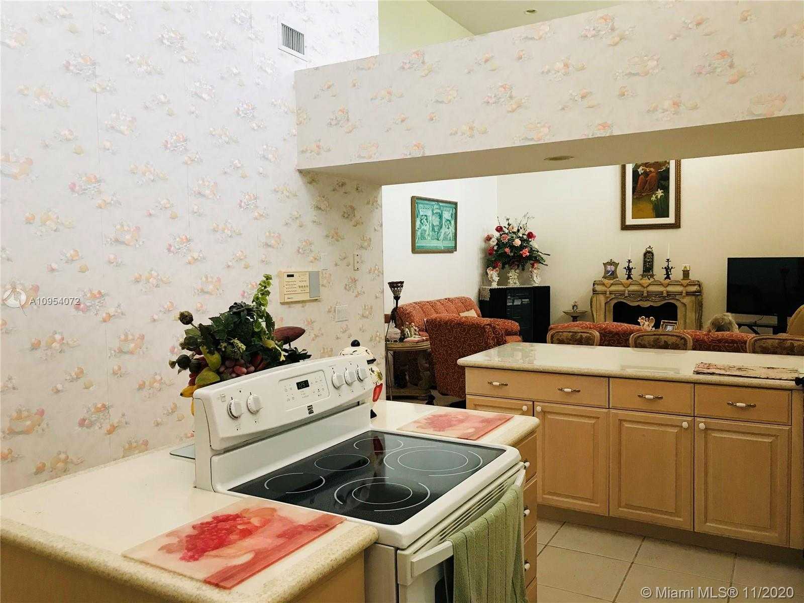 Small Image of 6105 SOUTH WEST 107TH AVE, Miami Number 5