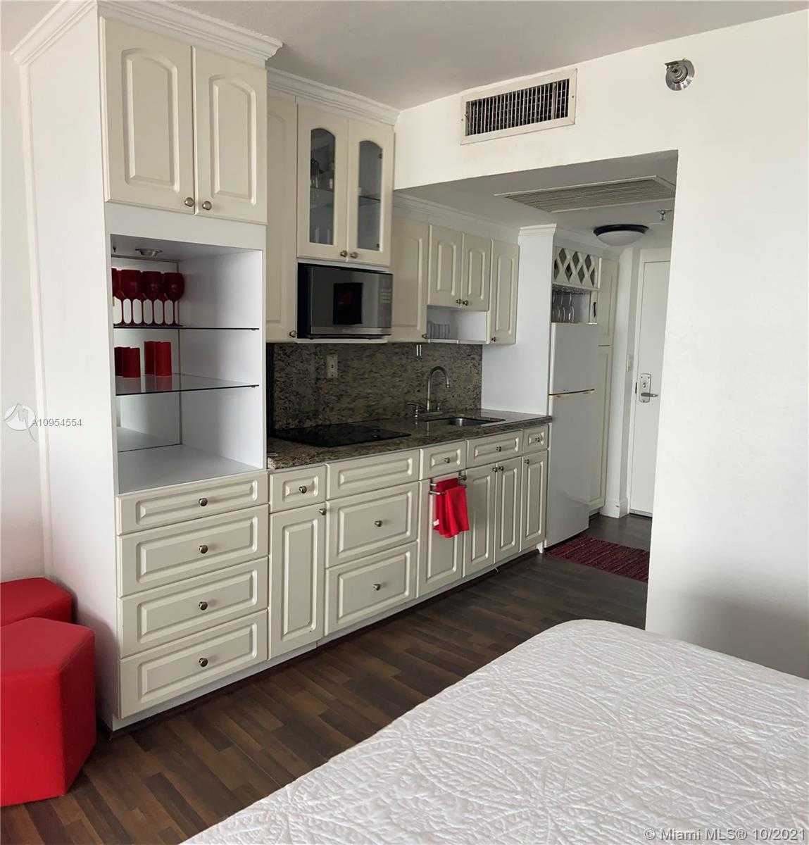 Small Image of 19201 EAST COLLINS AVE #111, Sunny Isles Beach Number 3