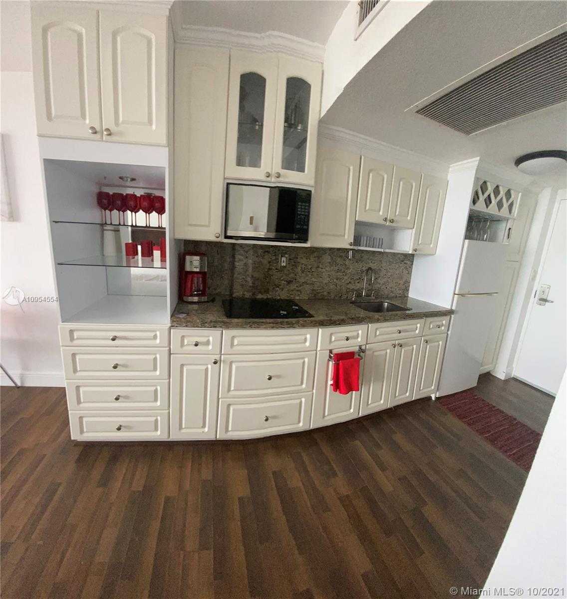 Small Image of 19201 EAST COLLINS AVE #111, Sunny Isles Beach Number 4