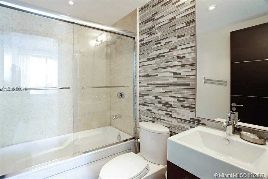 Small Image of 5875 COLLINS AVE #1905, Miami Beach Number 5
