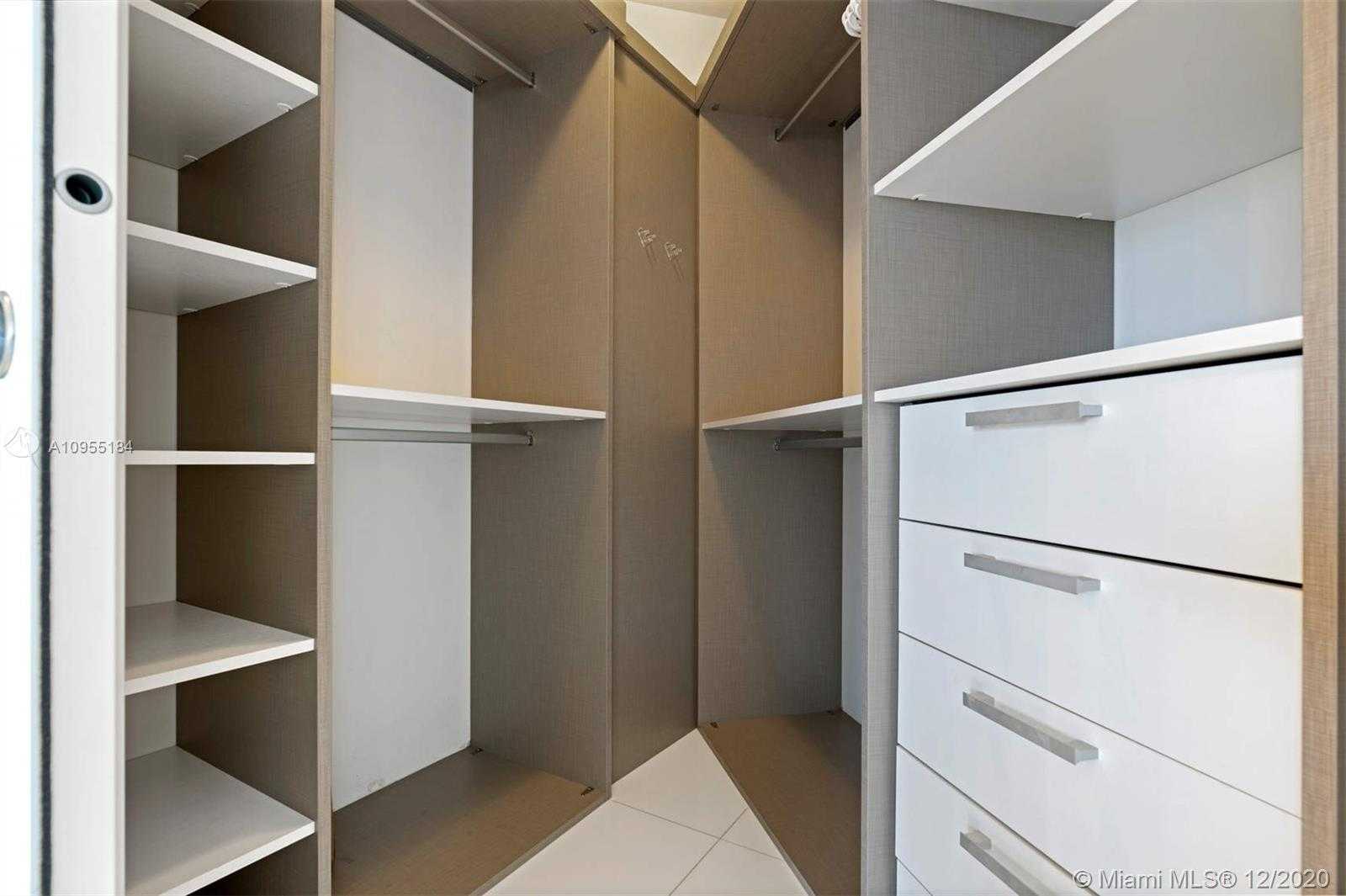 Small Image of 4775 COLLINS AVE #1205, Miami Beach Number 15