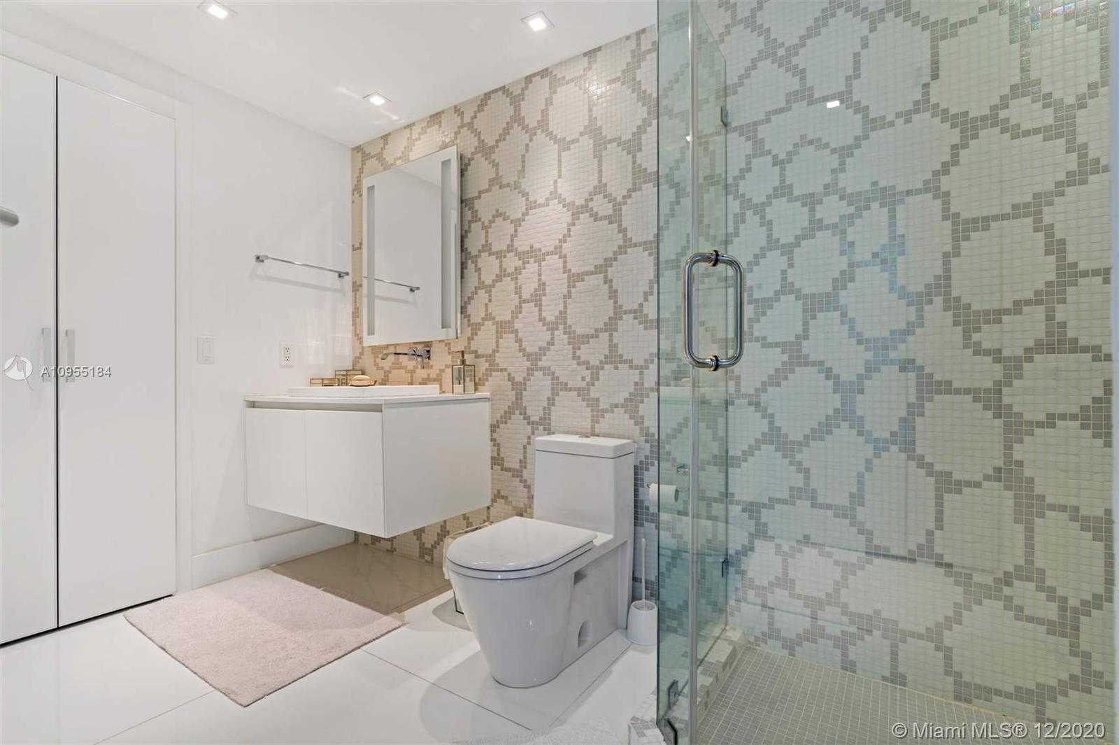 Small Image of 4775 COLLINS AVE #1205, Miami Beach Number 17