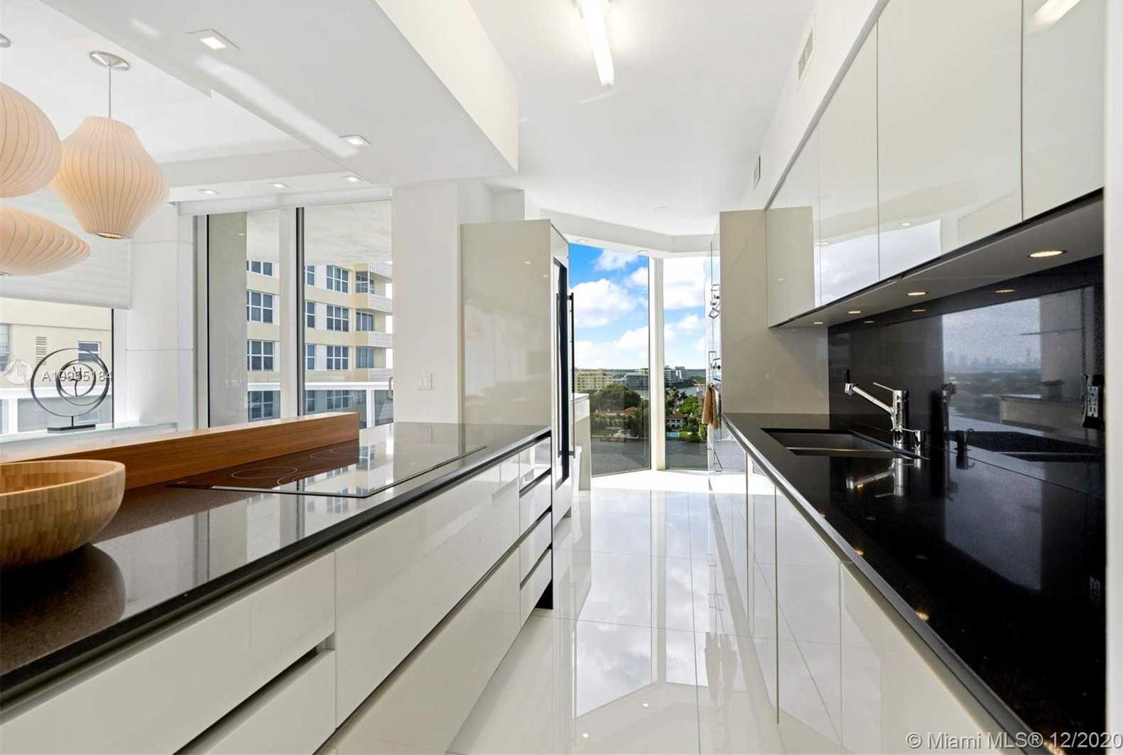 Small Image of 4775 COLLINS AVE #1205, Miami Beach Number 6