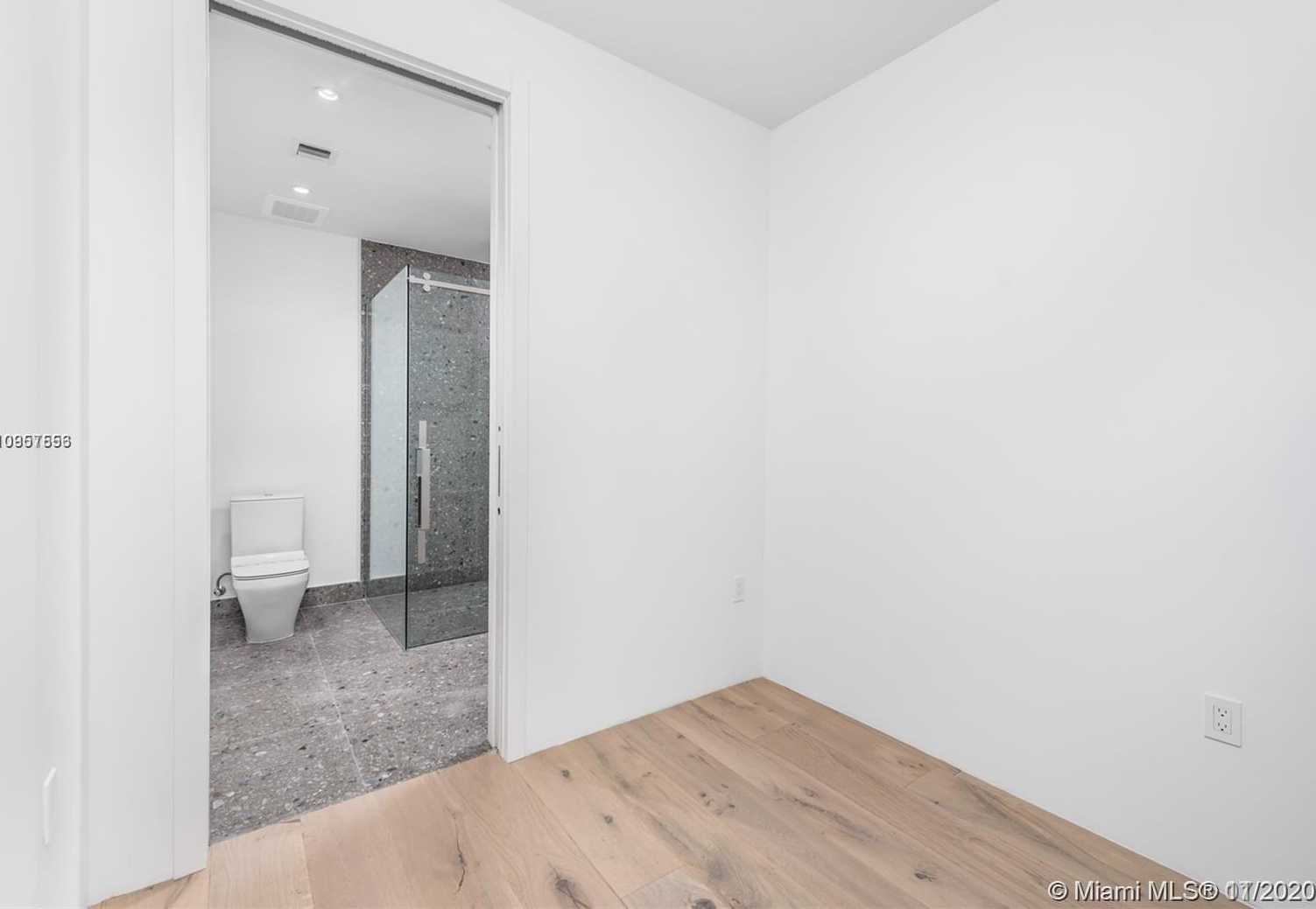 Small Image of 8701 COLLINS AVENUE #1605, Miami Beach Number 17