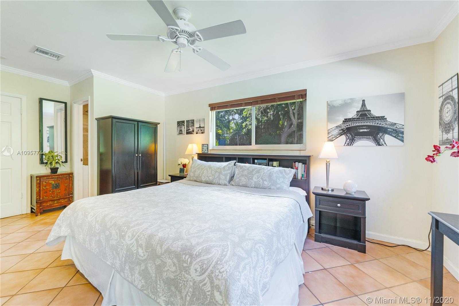 Small Image of 5831 SOUTH WEST 87TH ST, South Miami Number 11