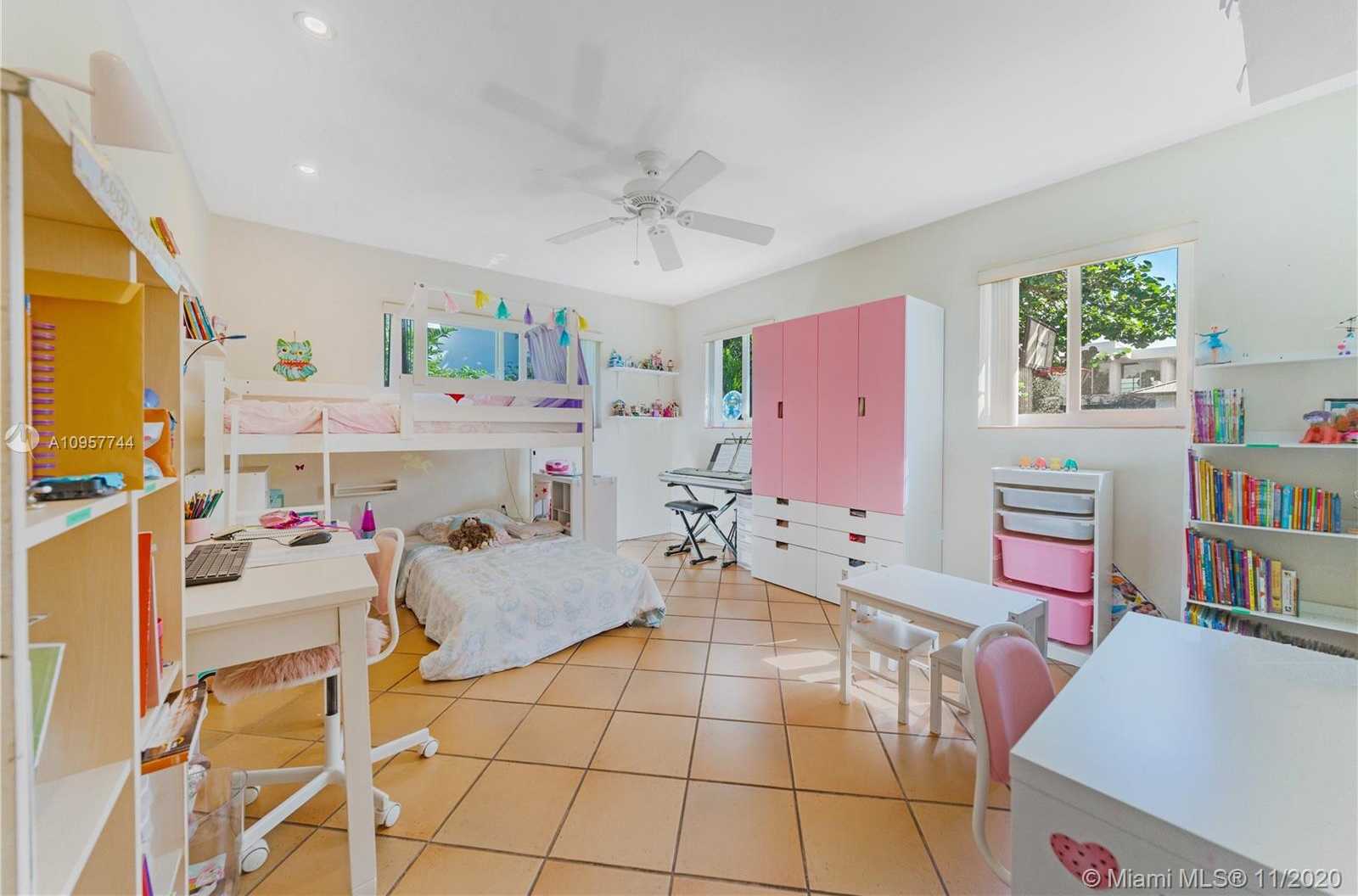 Small Image of 5831 SOUTH WEST 87TH ST, South Miami Number 13