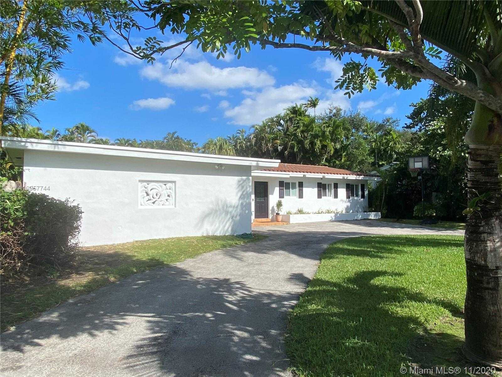 Small Image of 5831 SOUTH WEST 87TH ST, South Miami Number 3