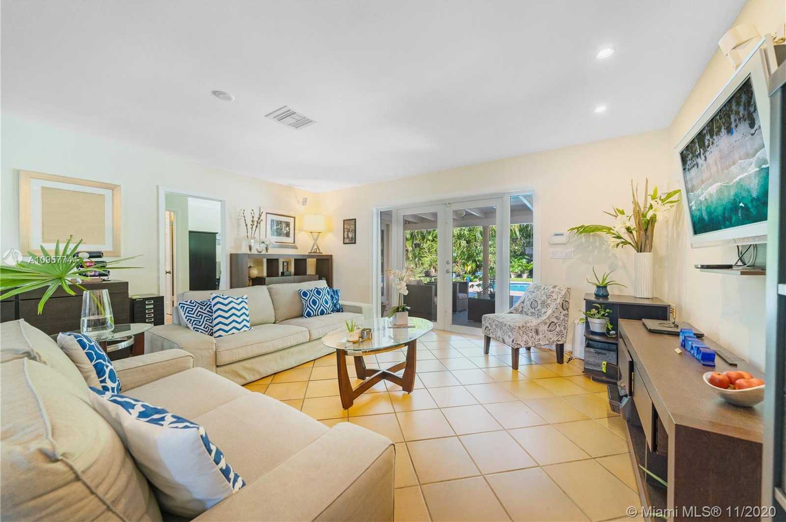 Small Image of 5831 SOUTH WEST 87TH ST, South Miami Number 4