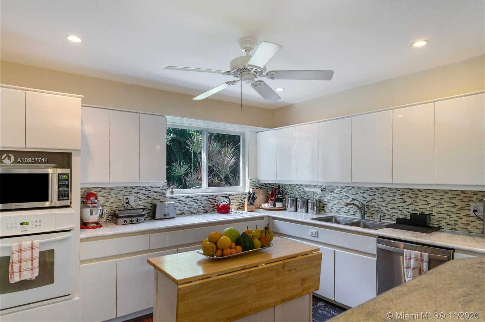 Small Image of 5831 SOUTH WEST 87TH ST, South Miami Number 9